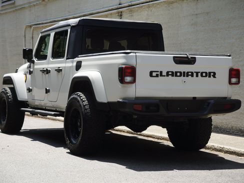 Used 2022 Jeep Gladiator Sport AWD/4WD image 5