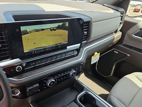 New 2026 GMC Sierra 1500 SLT AWD/4WD image 17