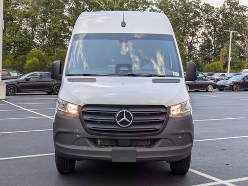 New 2025 Mercedes-Benz Sprinter 2500 image 3
