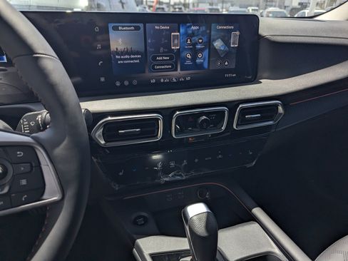 New 2026 Nissan Sentra SR w/ SR Premium Package FWD image 10