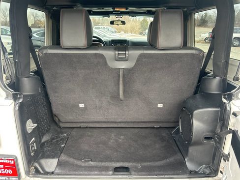 Used 2012 Jeep Wrangler Sahara image 15