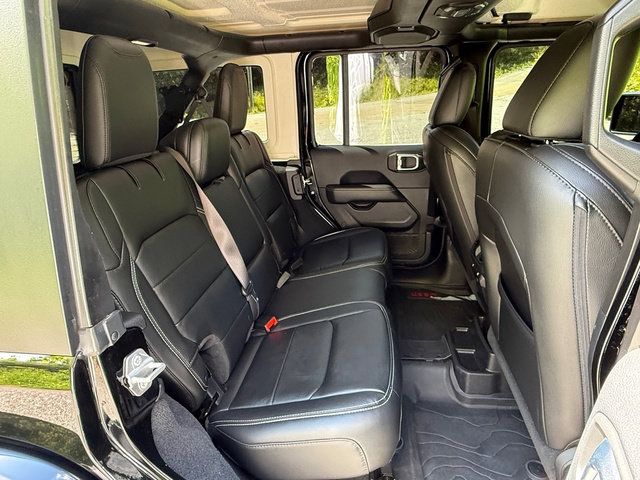 Used 2019 Jeep Wrangler Unlimited Sahara w/ Dual Top Group AWD/4WD image 17