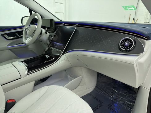 New 2026 Mercedes-Benz EQE 320 4MATIC SUV image 28