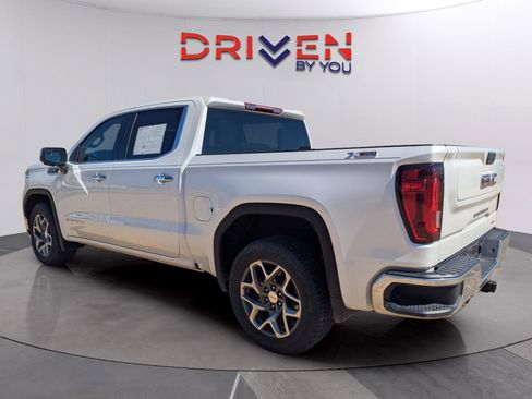 Used 2024 GMC Sierra 1500 SLT w/ SLT Premium Package image 3