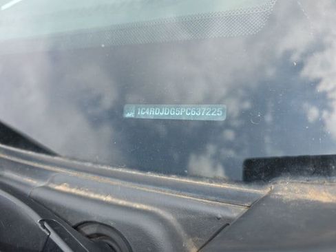 Used 2023 Dodge Durango GT image 9