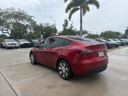 Used 2024 Tesla Model Y Long Range AWD/4WD image 5