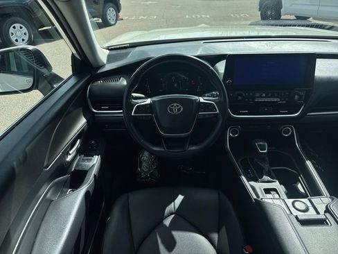 Used 2024 Toyota Grand Highlander XLE image 13