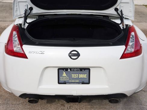 Used 2010 Nissan 370Z Touring RWD image 9