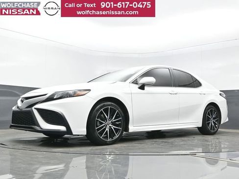 Used 2023 Toyota Camry SE FWD image 21