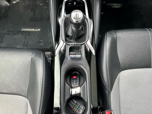 Used 2019 Toyota Corolla XSE image 13