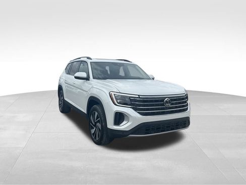New 2026 Volkswagen Atlas SE FWD image 2