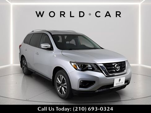 Used 2020 Nissan Pathfinder S image 1
