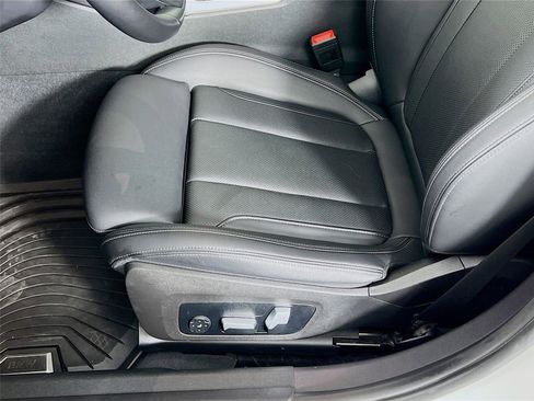 Used 2024 BMW 330i xDrive Sedan w/ Premium Package image 20