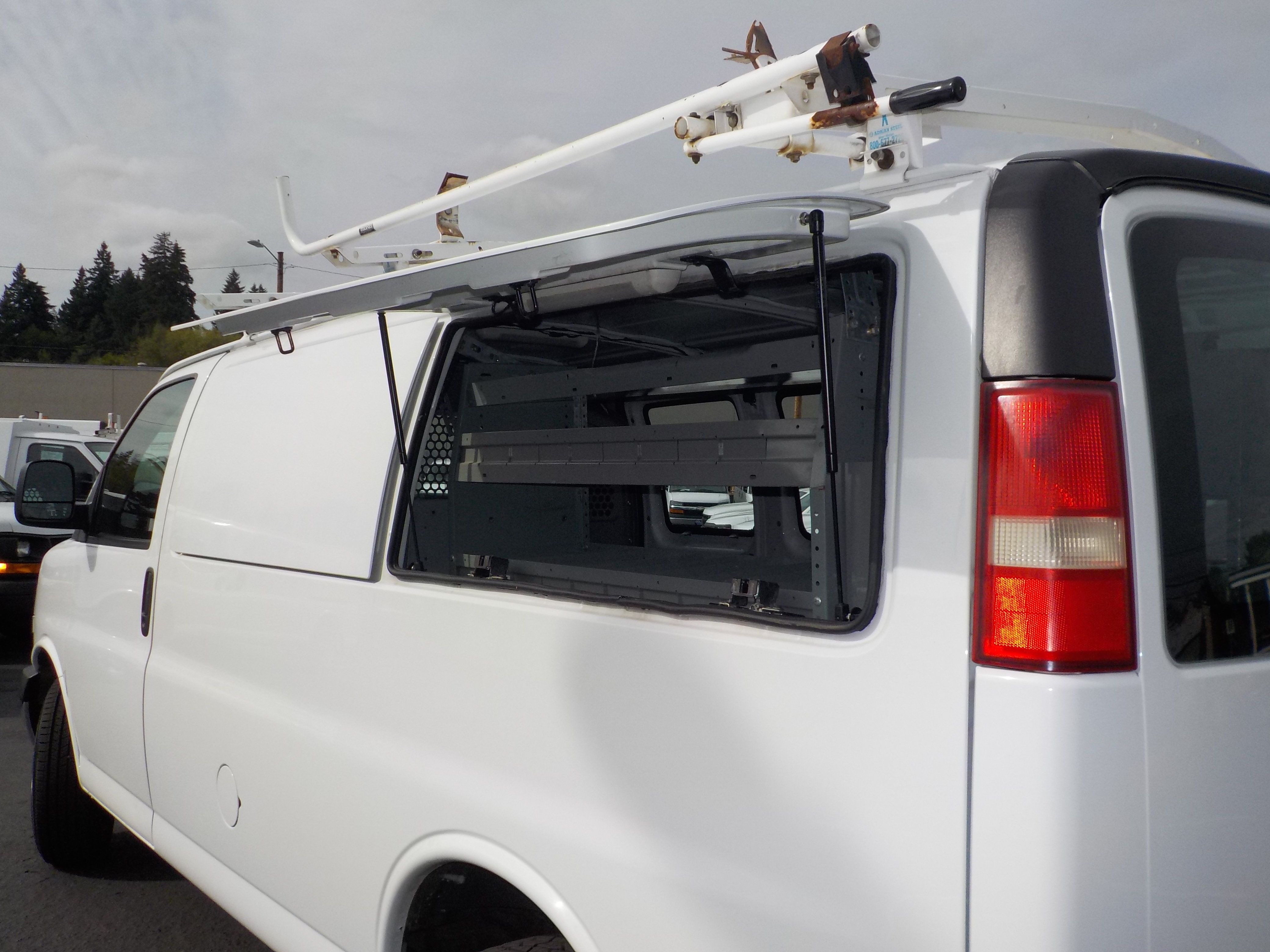 Used 2014 Chevrolet Express 2500 w/ Express Access Plus Package RWD image 29