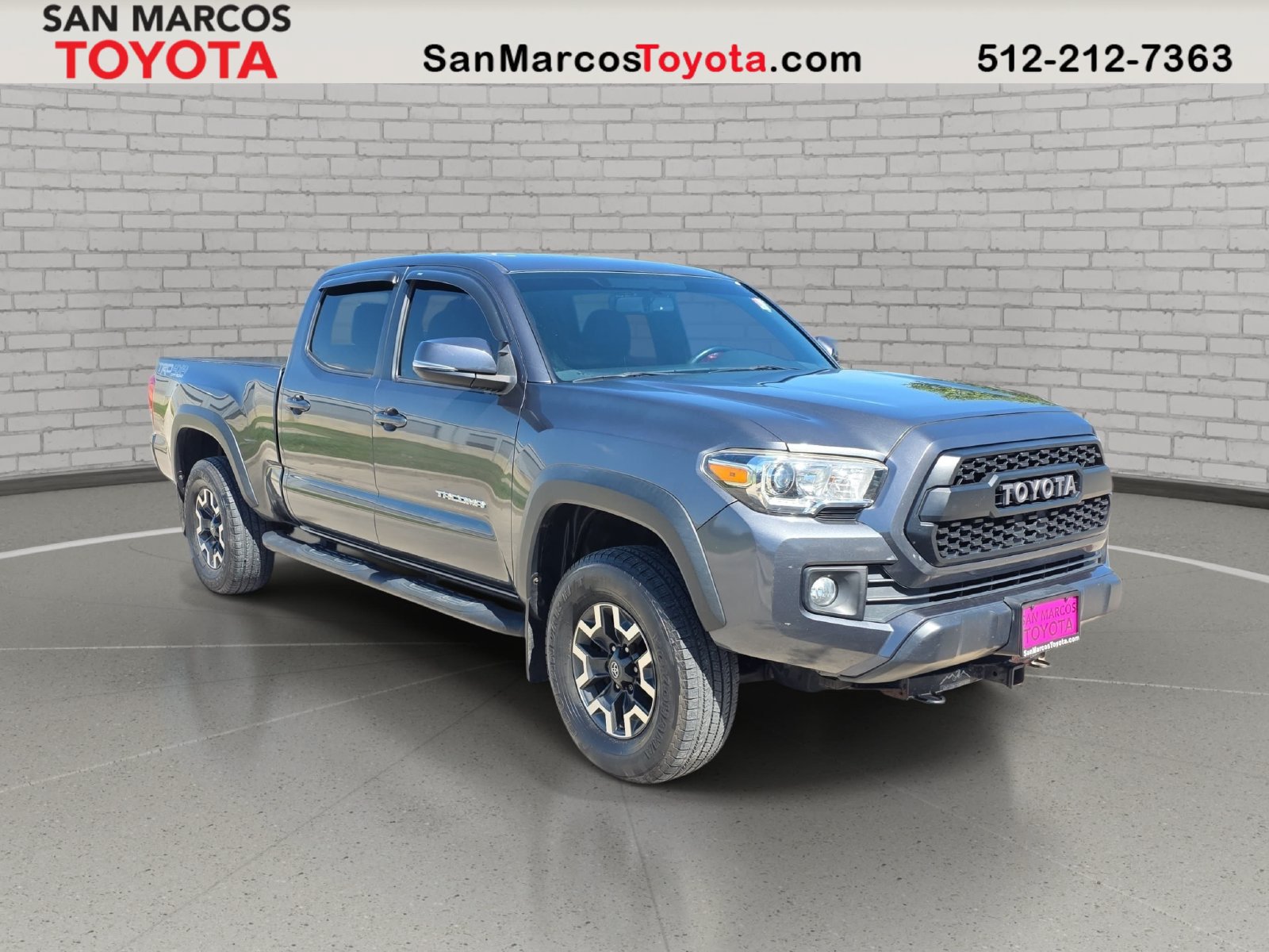 Used 2017 Toyota Tacoma TRD Off-Road w/ Premium & Technology Package AWD/4WD image 3