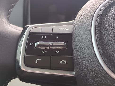 Certified 2023 Kia Sorento S w/ Panoramic Sunroof Package image 26