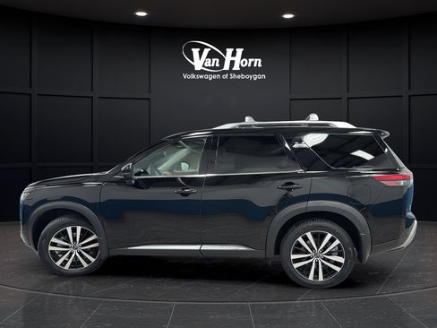 Used 2025 Nissan Pathfinder Platinum w/ Cargo Package AWD/4WD image 4