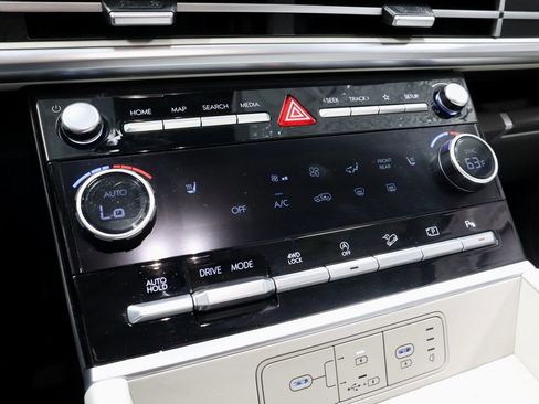 Used 2025 Hyundai Santa Fe SEL image 33