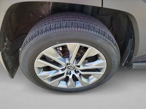 Used 2023 Toyota RAV4 XLE Premium FWD image 11