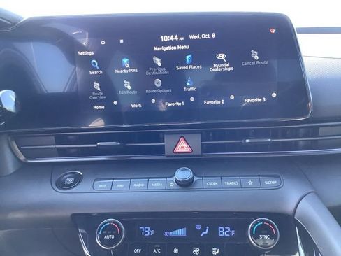 Certified 2025 Hyundai Elantra SEL image 31