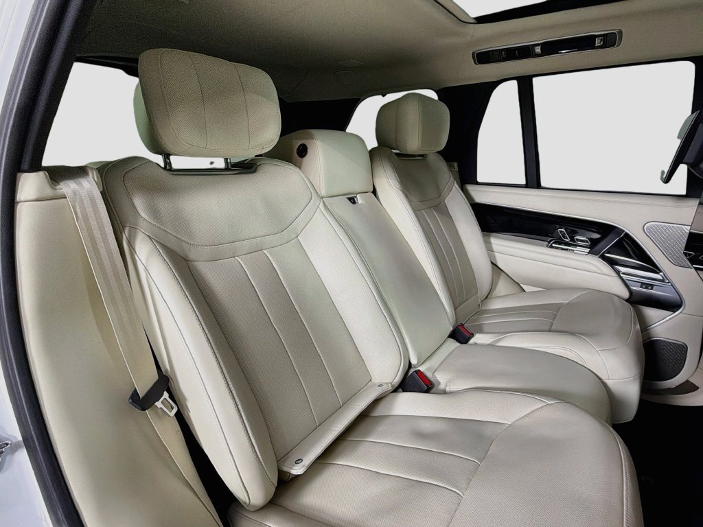 Certified 2024 Land Rover Range Rover Autobiography AWD/4WD image 30