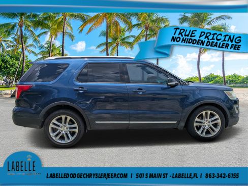 Used 2016 Ford Explorer XLT w/ Equipment Group 202A FWD image 2