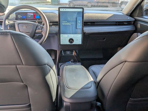 Used 2021 Ford Mustang Mach-E Premium image 27