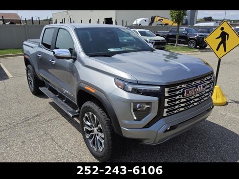 Used 2026 GMC Canyon Denali AWD/4WD image 3