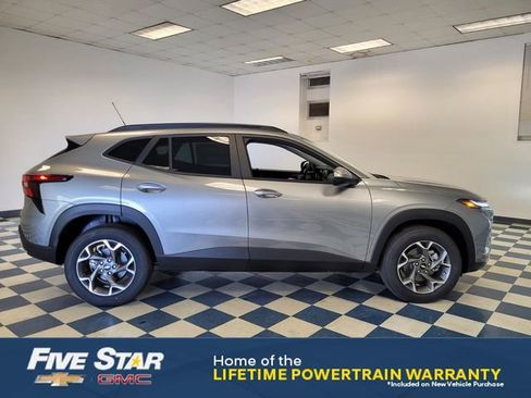 New 2026 Chevrolet Trax LT w/ Driver Confidence Package FWD image 9