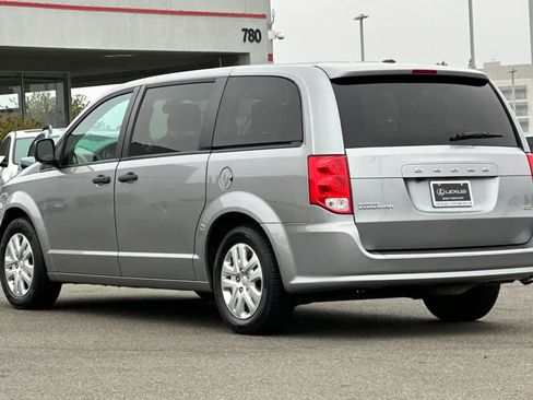 Used 2019 Dodge Grand Caravan SE w/ UConnect Hands-Free Group image 7