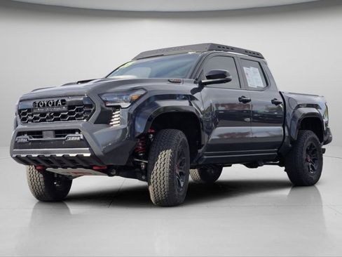 Used 2025 Toyota Tacoma TRD Pro image 24