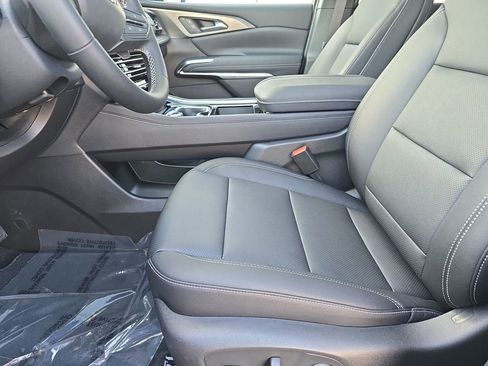New 2026 Chevrolet Traverse LT w/ Sun and Wheel Package FWD image 31