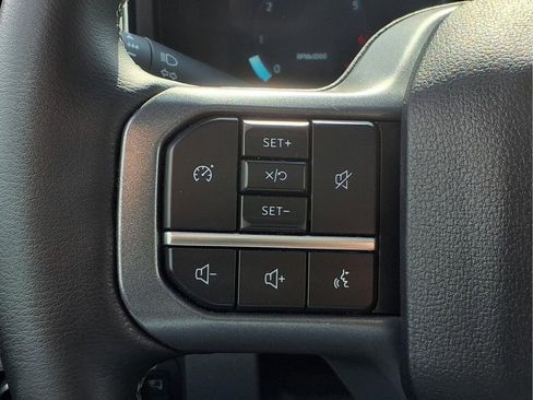 Used 2025 Ford F250 Lariat w/ Chrome Package image 12