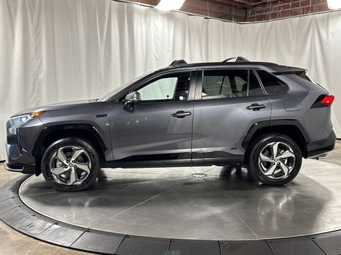 Used 2021 Toyota RAV4 SE w/ Weather & Moonroof Package AWD/4WD image 8
