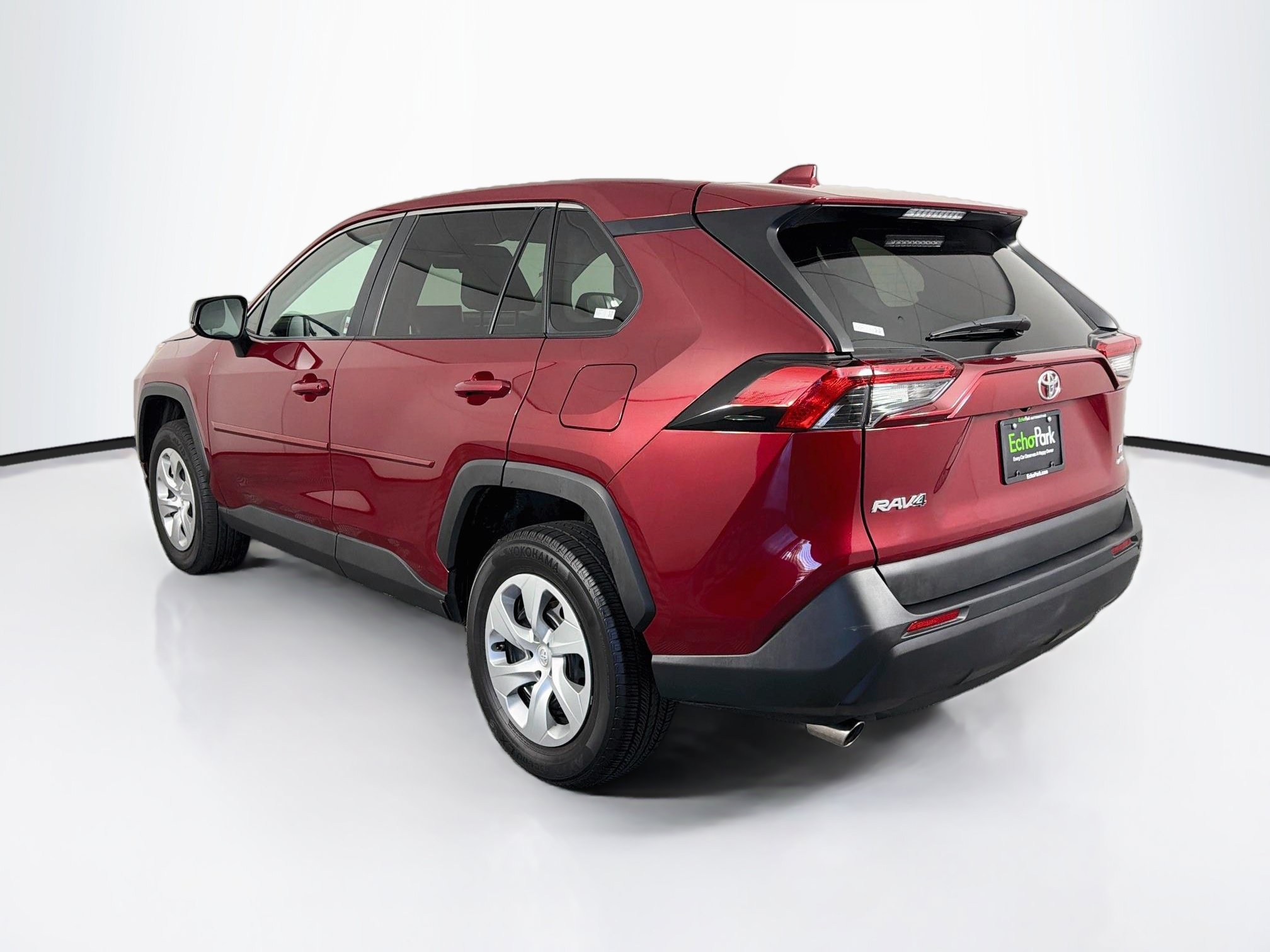 Used 2023 Toyota RAV4 LE AWD/4WD image 5