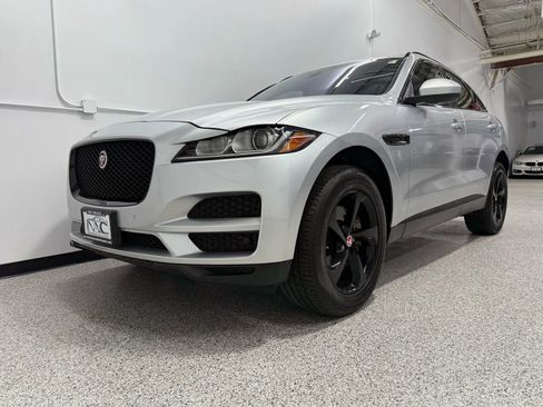 Used 2019 Jaguar F-PACE Premium image 13