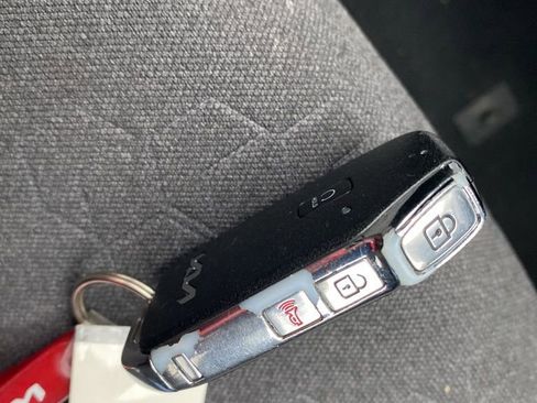 Used 2025 Kia Seltos S image 14