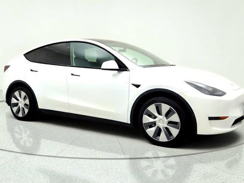 Used 2020 Tesla Model Y Long Range AWD/4WD image 3