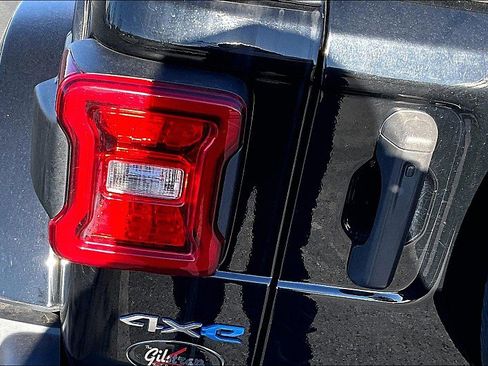 Used 2023 Jeep Wrangler Unlimited Sahara AWD/4WD image 30