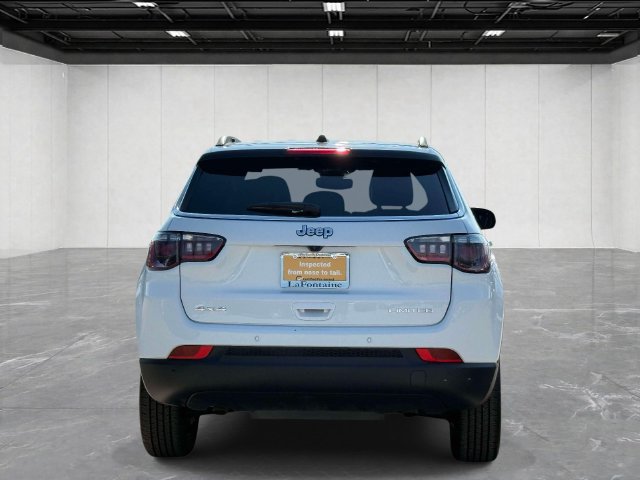 Used 2025 Jeep Compass Limited AWD/4WD image 4