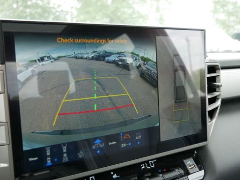 Used 2026 Toyota Tundra Limited AWD/4WD image 36