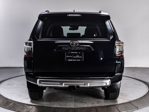 Used 2024 Toyota 4Runner TRD Off-Road Premium w/ Off Road Premium Plus Package AWD/4WD image 5