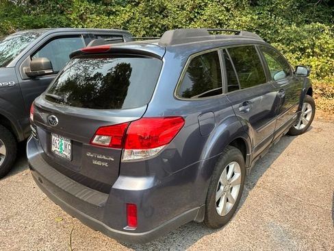 Used 2014 Subaru Outback 3.6R Limited w/ Moonroof Package AWD/4WD image 3