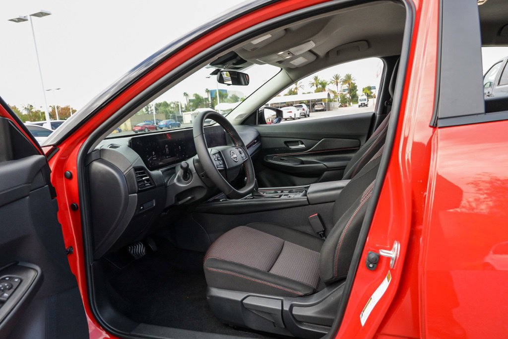 Used 2026 Nissan Sentra SR w/ Floor Mat Package FWD image 16