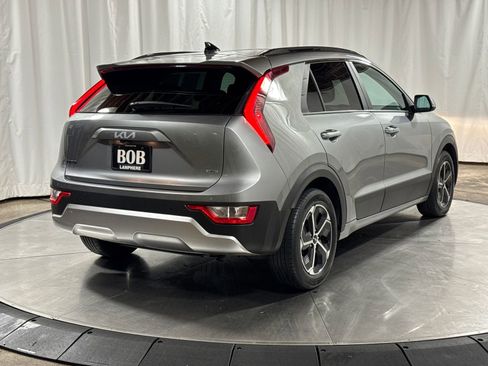 Used 2023 Kia Niro EX FWD image 10