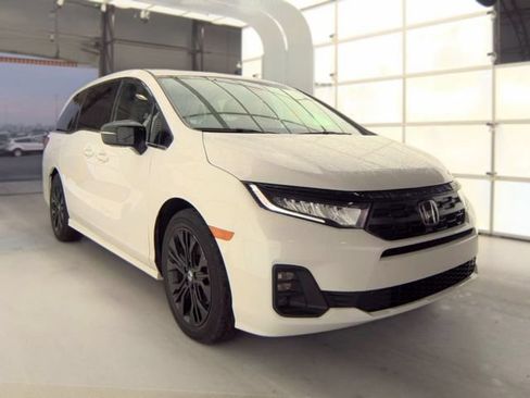 Used 2025 Honda Odyssey Sport-L image 3