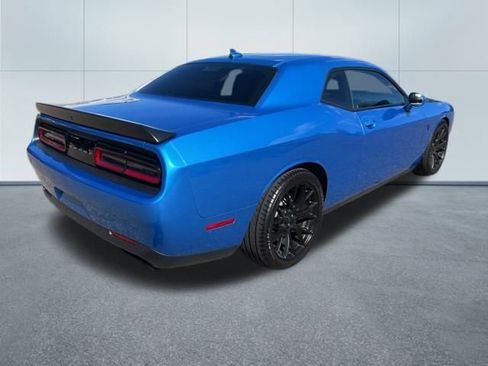 Used 2016 Dodge Challenger SRT Hellcat image 5