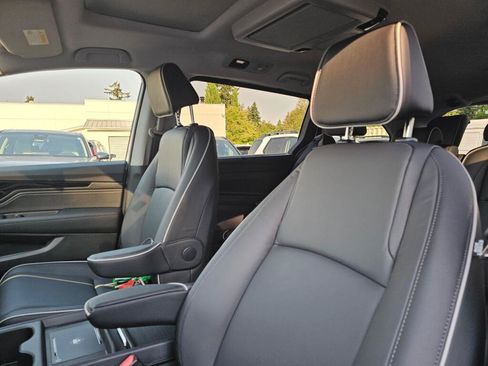 New 2026 Honda Odyssey Touring image 24