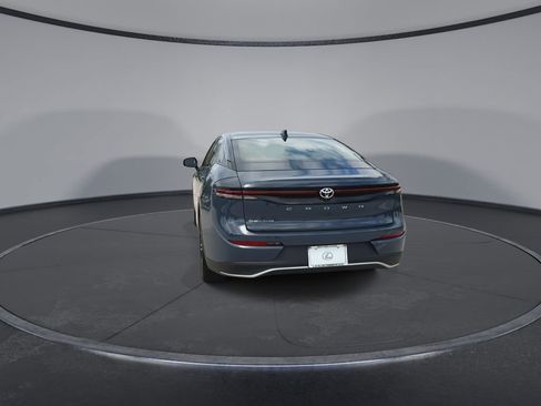Used 2025 Toyota Crown XLE image 7
