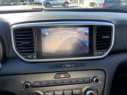 Used 2020 Kia Sportage LX image 14